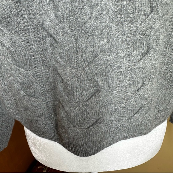 Banana Republic Gray Gifting Cable Knit Wool Sweater Sz S - Picture 4 of 9